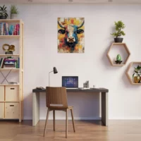 Cadre vache Highland : un tableau abstrait et coloré