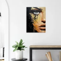 Toile Regard d’or – Fusion de beauté et de chaos