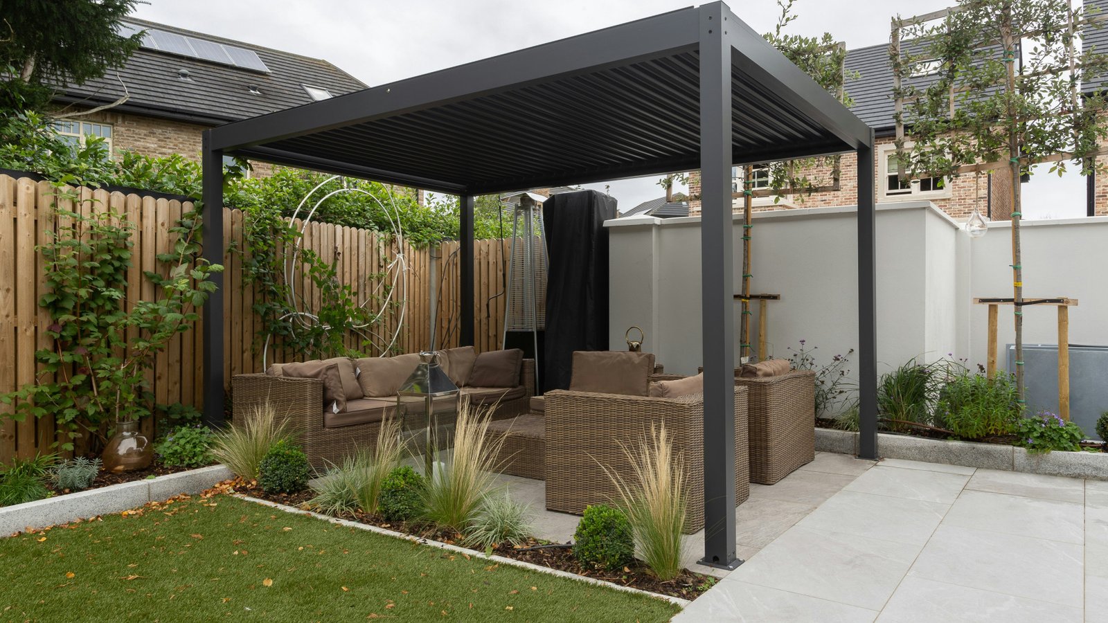 Pergolas modernes : idées pour embellir votre jardin à Rouen